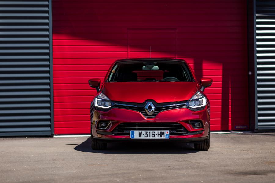  Renault Clio 2016 года  (фото 40 из 80)